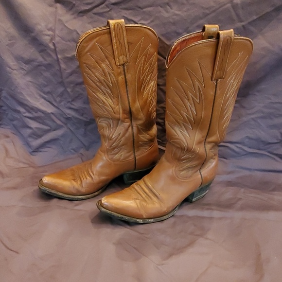 Dan Post - Picture 2 of 6